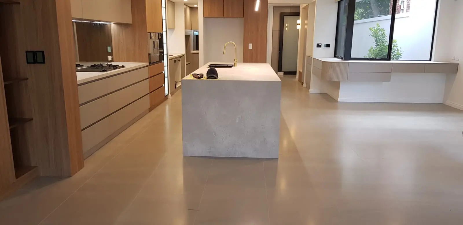 Professional tiling, waterproofing, bathroom renovations, kitchen tiling, stone cladding, and commercial tiling services in Perth by HDR Tiling & Stone.